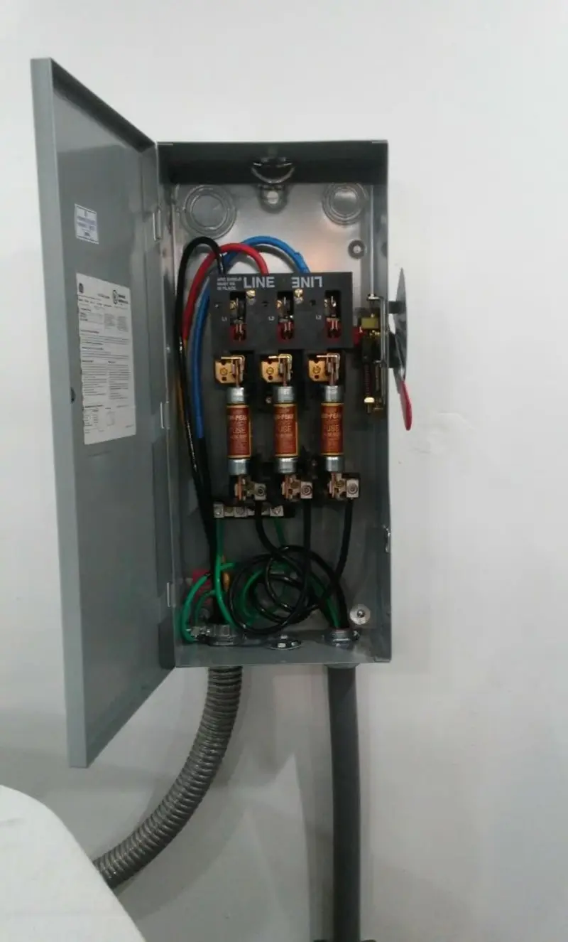 Three-phase disconnect switch installed for Smoke Detector Installation in Anderson Creek